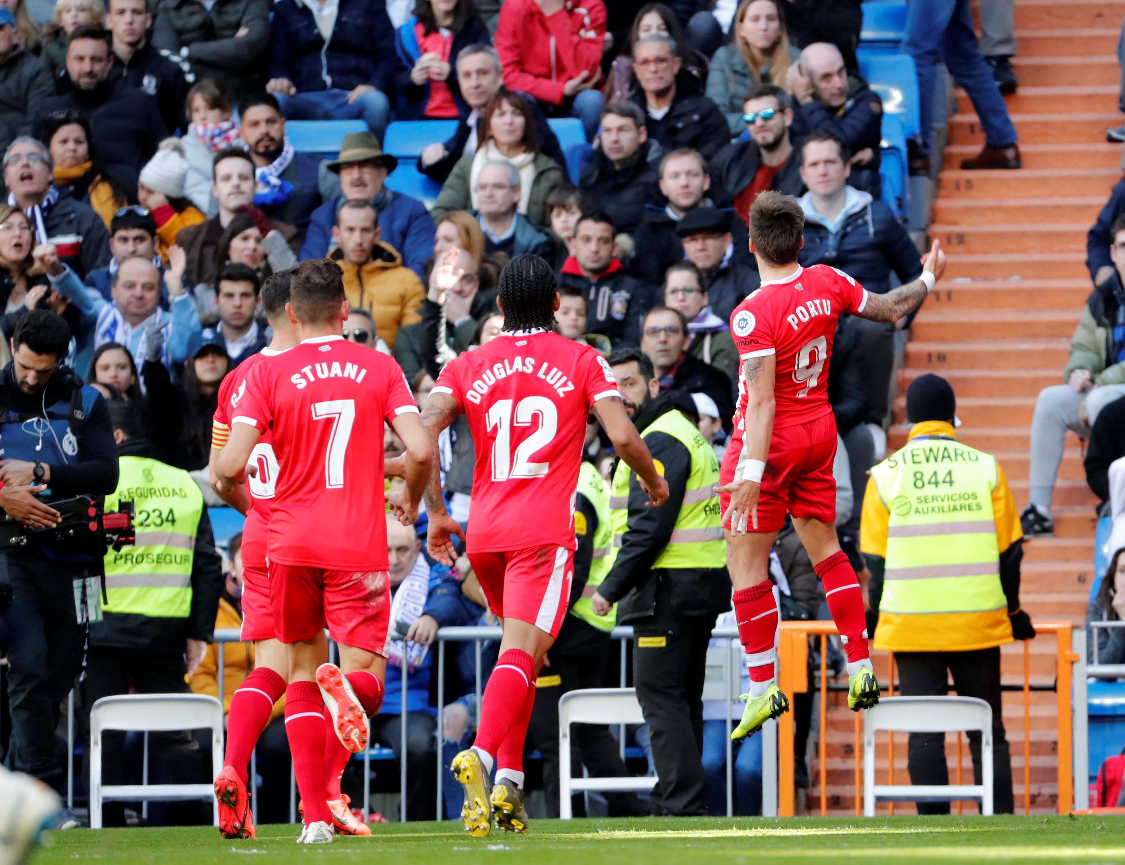 篮球赛场上 篮球赛场上