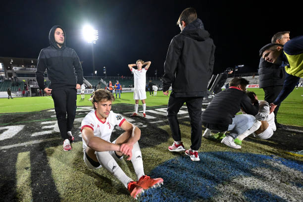 萨拉赫等攻 萨拉赫等攻